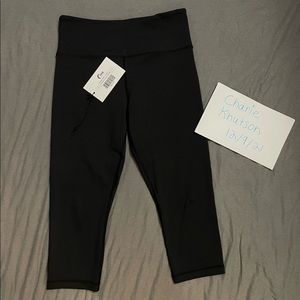 Zyia black light n tight crop size 6-8